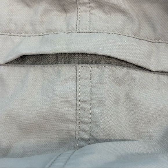 L.L. Bean Traveler Cargo Convertible Khaki Hiking Pants Size 10 - Picture 5 of 11